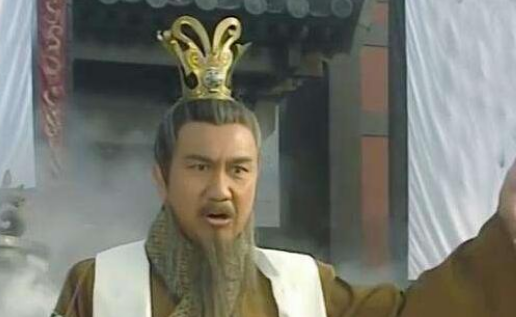 秦始皇为什么容不下吕不韦？吕不韦收到了一封信就轻易自尽了？