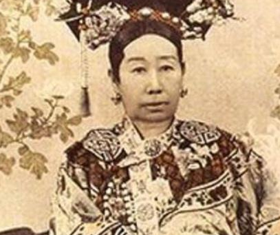 慈禧死后为什么一年才下葬 出殡当天的臭味是怎么来的