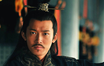 曹丕称帝后，孙权为什么不发兵讨伐？