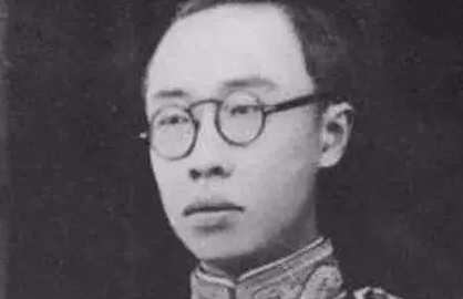 清朝最后一个皇太子，最后沦落到扫大街