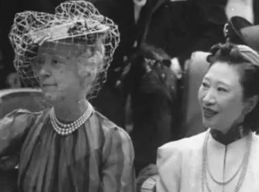 她是民国时期的贵族名媛，嫁给有名的近代外交家