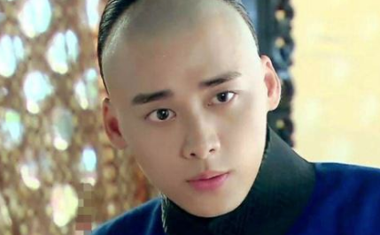 他是令妃最小的儿子，一生碌碌无为