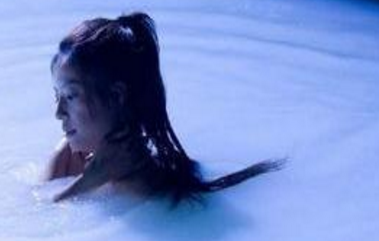 古代的时候养长头发是不分男女 他们一般都是什么时候洗头的