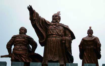 他是秦朝建立的大功臣,在他功高天下时,却要靠自己的智慧安全隐退?