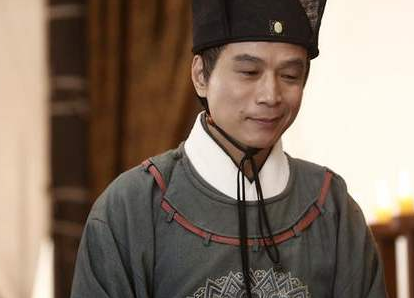 在唐朝明朝能一手遮天的人，为什么到了清朝只能做跟班了？