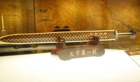 越王勾践剑到底长什么样？它出土的时候为什么没有生锈？