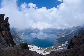长白山下面究竟有没有墓呢 这里面到底又是谁的墓呢