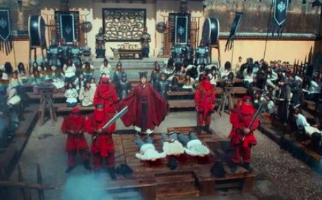 古代死囚吃断头饭，官府为何放一块生肉进去？