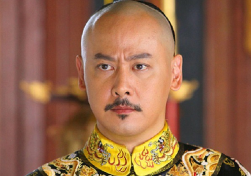 乾隆为何会心甘情愿地把皇位传给平庸的十五阿哥？