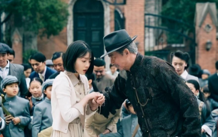 《瞄准》里水母组为何要暗杀同盟会的元老秦鹤年呢？