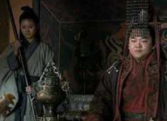 刘禅登基称帝之后，诸葛亮为什么还一直手握大权不肯还政？