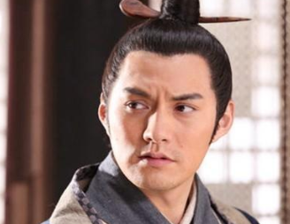 为什么李世民派来的太医一走，秦琼马上就让儿子把药倒了？