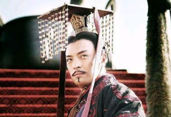 秦国的第一位王嬴驷在位时间有多长？灭掉3个国家，还生下2位秦王