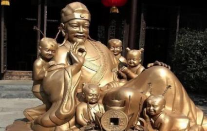 沈万三对朱元璋帮助很大，他为什么不放过沈万三呢？