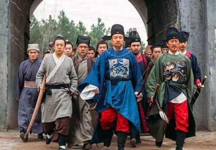 古代七品知县一年俸禄是多少钱 换做现在是多少人民币