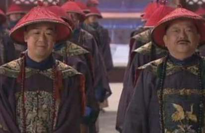 和珅比福康安还要受宠 福康安的地位为什么比和珅还高