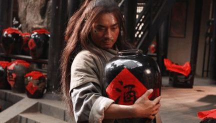 古代蒙汗药为什么要放入酒中 放在茶水或者清水里不行吗