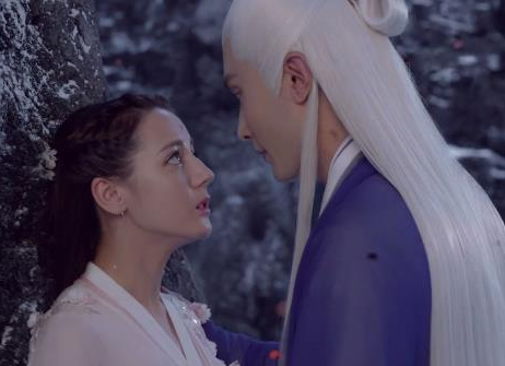 《枕上书》东华帝君从什么时候开始爱上凤九的？