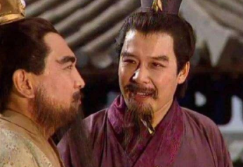 关羽刘备都在投降之际，张飞在干什么？