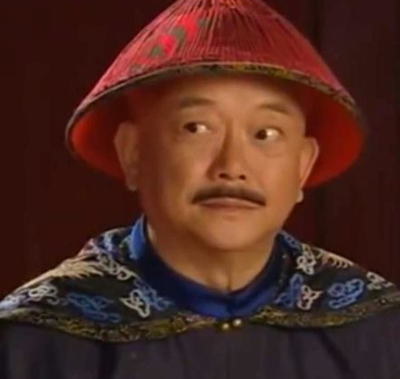 和珅是怎么当上第一权臣的位置的 和珅又是一个什么样的人