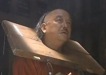 和珅身为宠臣本就家财万贯，他为何还疯狂敛财？