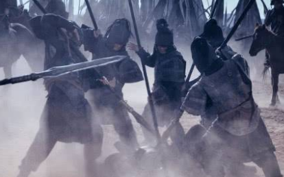 李进是怎么打败吕布的？说明了两个道理