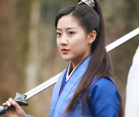 《暮白首》女二是不是李艺彤 该剧选择没有名气的演员是怎么回事