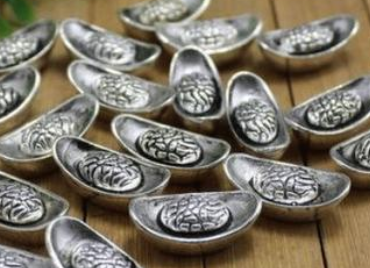 电视剧里古人吃完饭放下银子就走，古代的银子是怎么算的？