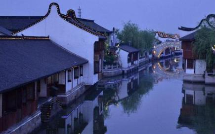 为免受辱，她投水而死！抛却性命只留下了一首千古绝命词！