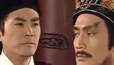 严嵩为什么不巴结下任皇帝朱载垕还跟他对着干?