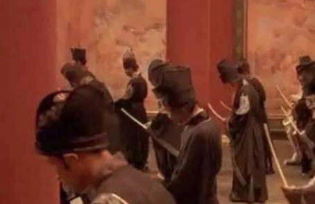 纵观汉朝历史上的官职演变，当什么官职最光荣？