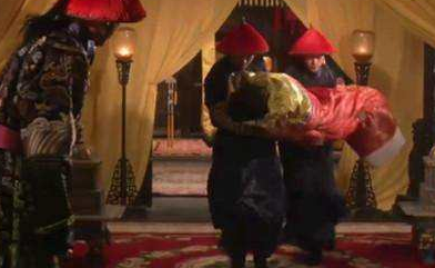 清代妃嫔侍寝时为何要脱光拿被子裹上呢 这么做的原因是什么