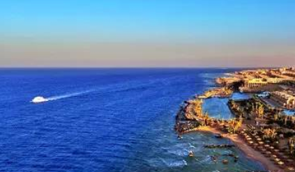 红海：世界上最热的海，表层的海水温度可达32°