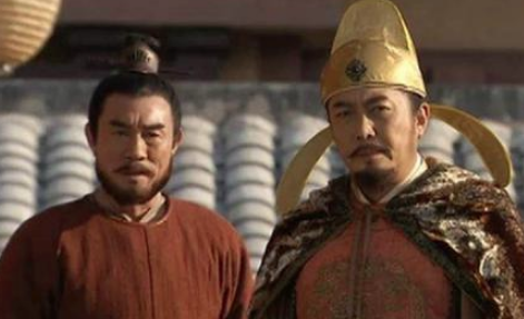 兵部尚书回家却不进门，宰相预言他要造反