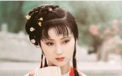林黛玉：出自古典名著《红楼梦》，金陵十二钗正册双首之一