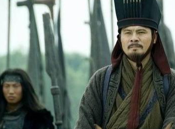 陈宫为什么会选择吕布跟随他？为什么不选择刘备或者袁术