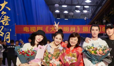 《大唐明月》杀青后，首晒演员剧照，其造型非常帅气