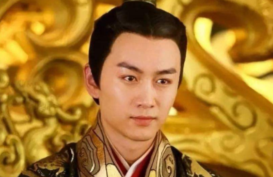 为了给自己的发妻许平君报仇，刘询都做了些什么？