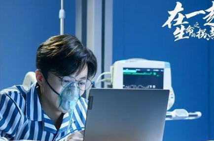 《在一起》昨晚在四大卫视首播，张嘉益的表现最亮眼