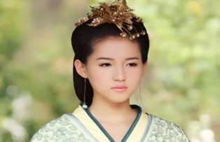 11岁就嫁给舅舅的张嫣，她的一生有多孤独？