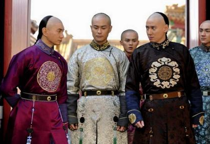 雍正上位后对杀掉所有对手 雍正为什么不杀十二阿哥