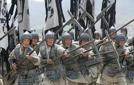 古代战场冲锋陷阵，第一排士兵是不是最先牺牲的？