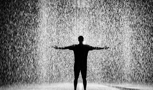 梦到“淋雨”有何原因？受什么心理的影响呢？