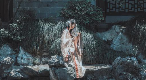 古代才子都爱写闺怨诗？来品品温庭筠的这首闺怨诗