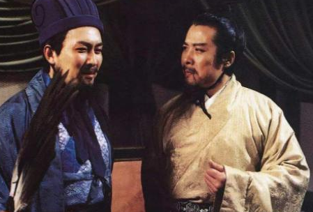 诸葛亮当初独揽蜀汉朝中大权 诸葛亮最后为什么还能千古流芳