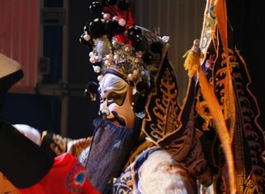 历史上真实的李存勖是个什么样的皇帝？文武双全也是一个十足的戏迷