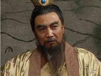 曹操扫灭群雄的时候 曹操为什么都是亲自指挥