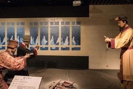 俗话说伴君如伴虎 古代官员被皇帝赐死为什么还要磕头感谢