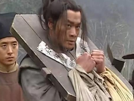 古代押送犯人是一件苦差事 衙役们为什么还抢着去做