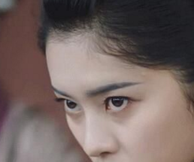 《锦衣之下》饰演祁夫人的人是谁 祁夫人的丈夫是什么人
